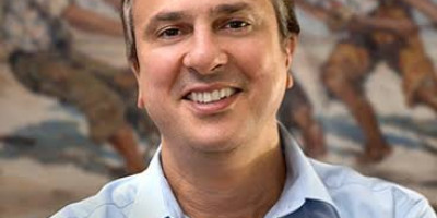 Câmara Municipal de Arneiroz Aprova Projeto que Concede Título de Cidadão Arneirozense ao Ex-governador Camilo Santana.