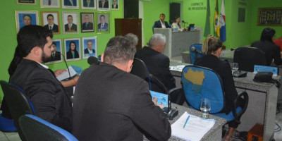 CÂMARA DE ARNEIROZ APROVA POR UNANIMIDADE IMPORTANTES PROJETOS EM PROL DA POPULAÇÃO