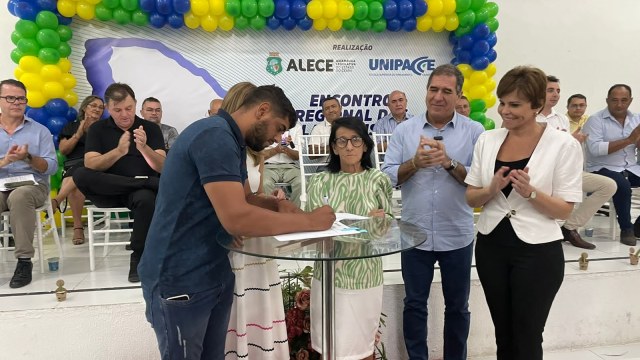 Câmara de Arneiroz e a Assembléia Legislativa celebram Convênio.