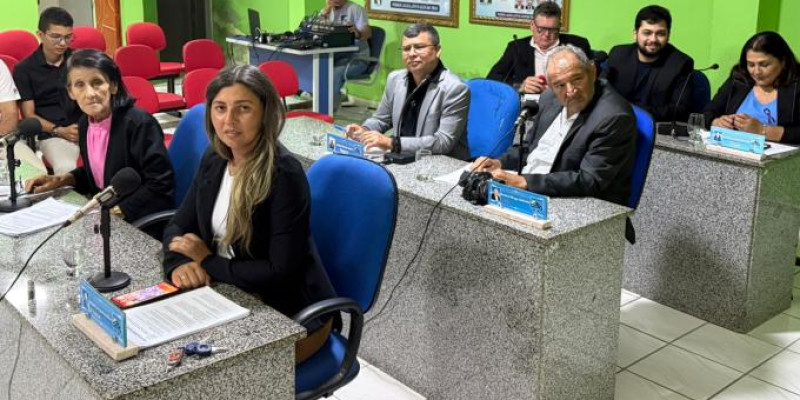 CÂMARA APROVA PROJETO DO REFIS E VEREADORES REFERENCIAM GESTÃO DO PREFEITO MONTEIRO FILHO PELA NOVA ILUMINAÇÃO DA CIDADE.