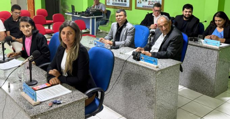 CÂMARA APROVA PROJETO DO REFIS E VEREADORES REFERENCIAM GESTÃO DO PREFEITO MONTEIRO FILHO PELA NOVA ILUMINAÇÃO DA CIDADE.