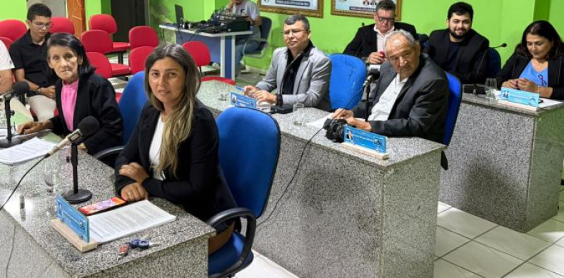 CÂMARA APROVA PROJETO DO REFIS E VEREADORES REFERENCIAM GESTÃO DO PREFEITO MONTEIRO FILHO PELA NOVA ILUMINAÇÃO DA CIDADE.